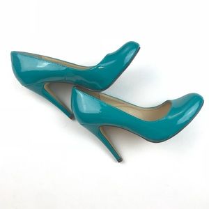 Fun teal  green pump
